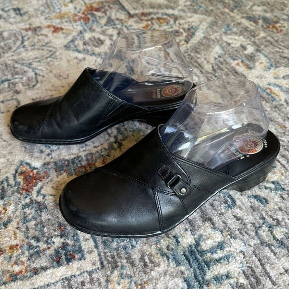 Earth Spirit Gelron 2" Heel Black Mules, Size 7.5 - Picture 3 of 5